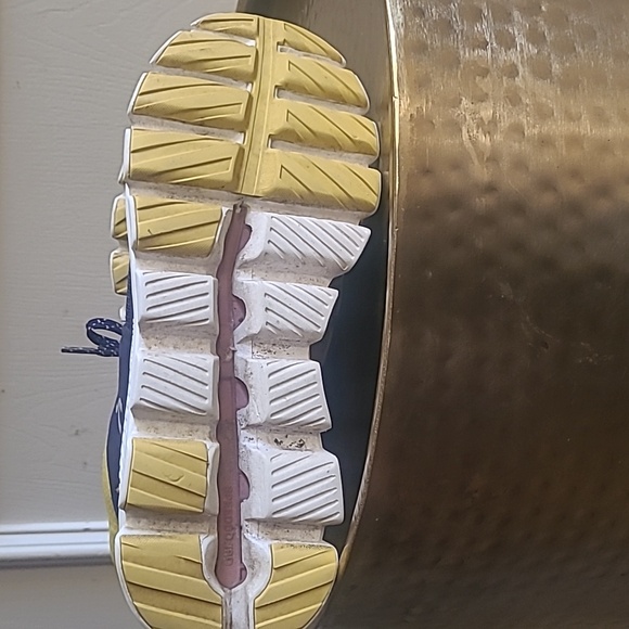 On Cloud Hi Edge Sneakers Sz W9 - Picture 8 of 8